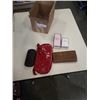 Image 1 : 2 PERFUMES, 2 WALLETS AND SUNGLASSES
