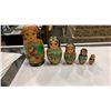 Image 8 : 2 HAND PAINTED 5 PIECE NESTING DOLL SETS