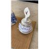 Image 3 : 6 COLLECTIBLE BELLS: BLUE DOGWOOD, BUTTERFLY, FLORALS AND MORE