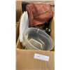 Image 2 : 2 BOXES OF 26 CANNING JARS, WATER JUG AND COLLECTIBLES