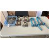 Image 1 : LOT OF HEAVY DUTY SHACKLES AND TRAY OF CHAIN