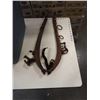 Image 2 : TOTE OF VINTAGE HORSE TACK, HANES