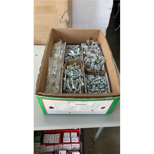 TRAY OF NEW HARDWARE FASTENERS INCLUDING  SELF TAPPERS