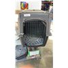 Image 2 : LARGE PETMATE DOG CARRIER AND CAT LITTER BOX