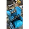 Image 2 : MARINO MOP BUCKET WITH WRINGER AND FATBOY LAMZAC INFLATABLE LOUNGER