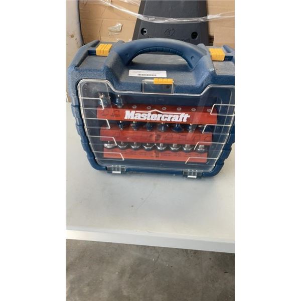 AS NEW MASTERCRAFT PLUNGE ROUTER WITH 18 ROUTER BITS IN CASE