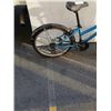 Image 2 : BLUE ADAMS BIKE