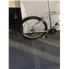 Image 2 : SILVER HUFFY BIKE