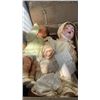 Image 8 : 3 BOXES OF COLLECTOR DOLLS