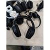 Image 2 : 6 PAIRS HEADPHONES