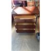 Image 2 : HOOKER FURNITURE 3 DRAWER DRESSER