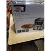 Image 2 : INSIGNIA 4.8 LITRE AIR FRYER IN BOX
