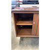Image 2 : BILTRITE MID CENTURY SLIDING DOOR CABINET