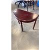 Image 2 : 1 BAETZ BROS COFFE TABLE AND D SHAP COFFE TABLE