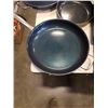 Image 2 : LOT OF 4 BLUE DIAMOND PANS AND STAINLESS BBQ BASKETS