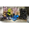 Image 1 : 3 TRAYS OF CROCS SHOES (VARIOUS SIZES AND COLOURS)