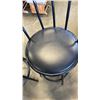 Image 2 : 2 BLACK SWIVAL BAR STOOLS