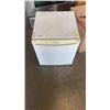 Image 1 : DIPLOMAT PERSONAL FRIDGE WORKING NO SHELF