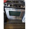 Image 8 : WHIRLPOOL STAINLESS AND BLACK GAS RANGE STOVE