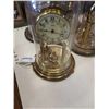Image 8 : 7 DOME CLOCKS
