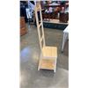 Image 2 : WOOD BATHROOM STAND