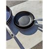 Image 4 : ROCK GRILL WITH 3 BLUE DIAMOND PANS AND 2 OXO PANS