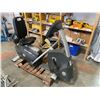 Image 2 : SPORTSART FITNESS XT20 COMMERCIAL RECUMBENT CROSS TRAINER