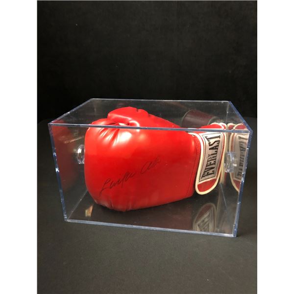 LAILA ALI SIGNED RED EVERLAST BOXING GLOVE