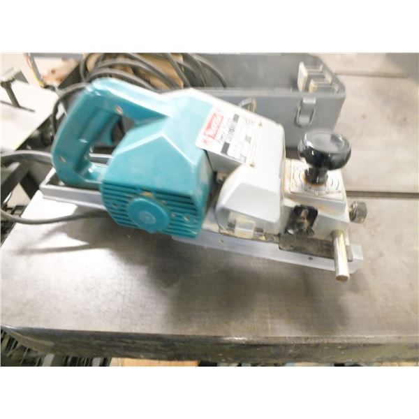 Makita Handheld Plainer