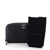 Image 1 : Chanel Boy Zip Around Wallet Chevron Calfskin Small