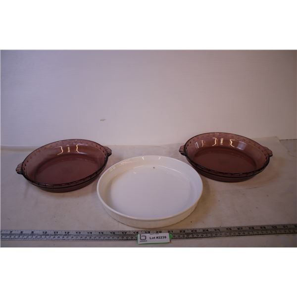 (2) Pyrex Pie Plates and a Corningware Pan