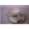 Image 4 : (4) Tea Cups w/ Saucers + (2) Saucers