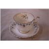 Image 8 : (4) Tea Cups w/ Saucers + (2) Saucers
