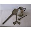 Image 3 : *Coal Pail, Kettle, Shovel, 2 other pieces