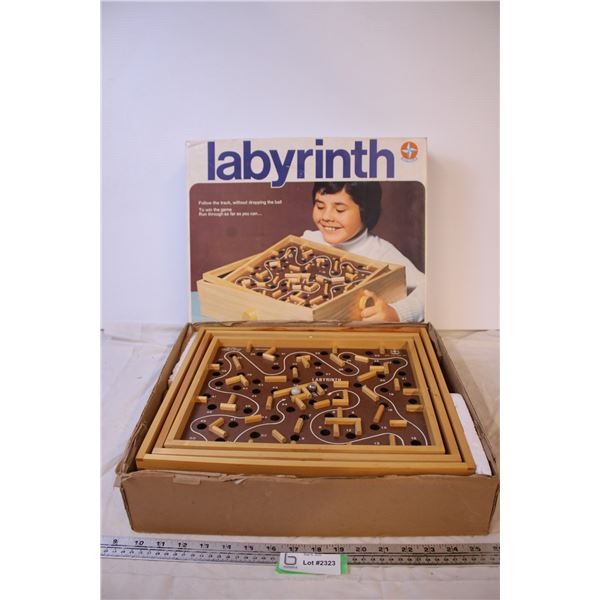 Estrela Labyrinth Game w/ 2 Marbles