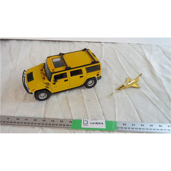 Nasa Enterprise space shuttle ornament + Hummer H2 By Maisto (1:18)