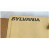 Image 2 : *Sylvania box of 30 fluorescent bulbs