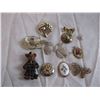 Image 4 : Lot of Brooches (1 Bakelite) Vintage