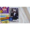 Image 3 : (8) Sealed Packages of Baseball cards + (1) Football pack