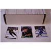 Image 2 : (2) Boxes of Hockey Cards (including 132 1992-93 O.P.C Premier and 528 1993-94)