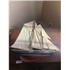 Image 3 : Model Sailboat - No Stand