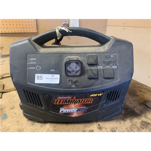 Motomaster Eliminator 600 Watt Power Box - Power Pack w/ InverterModel