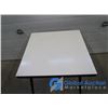 Image 2 : **Side Table