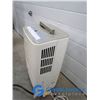 Image 8 : **Fridgidaire Dehumidifier