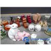 Image 7 : Assorted Salt N' Pepper Shakers