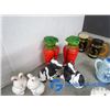 Image 8 : Assorted Salt N' Pepper Shakers