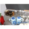 Image 9 : Assorted Salt N' Pepper Shakers