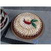 Image 3 : Decorative Cake and Pie Dish Covers