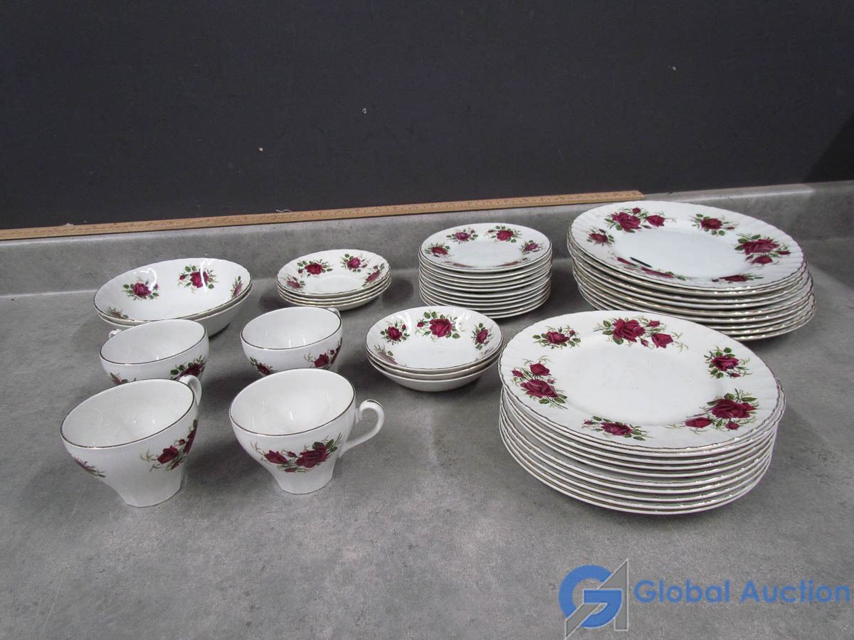 Rose Ridgeway England Aprox 43 Piece Ridgeway Margaret Rose China Set