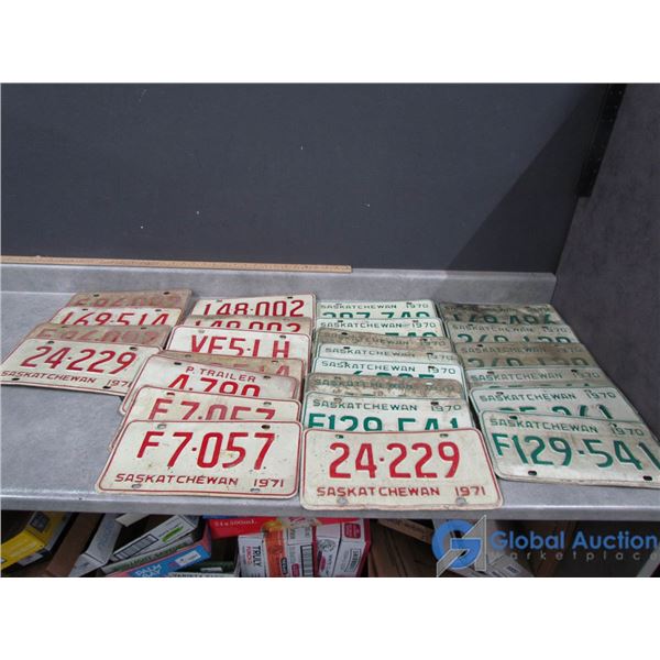 (24) Vintage 1970-71 Saskatchewan License Plates